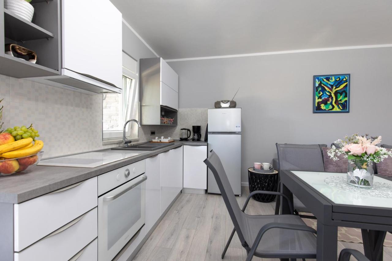 Apartment Odore Di Mare With Beautiful Garden Krk Town Zewnętrze zdjęcie
